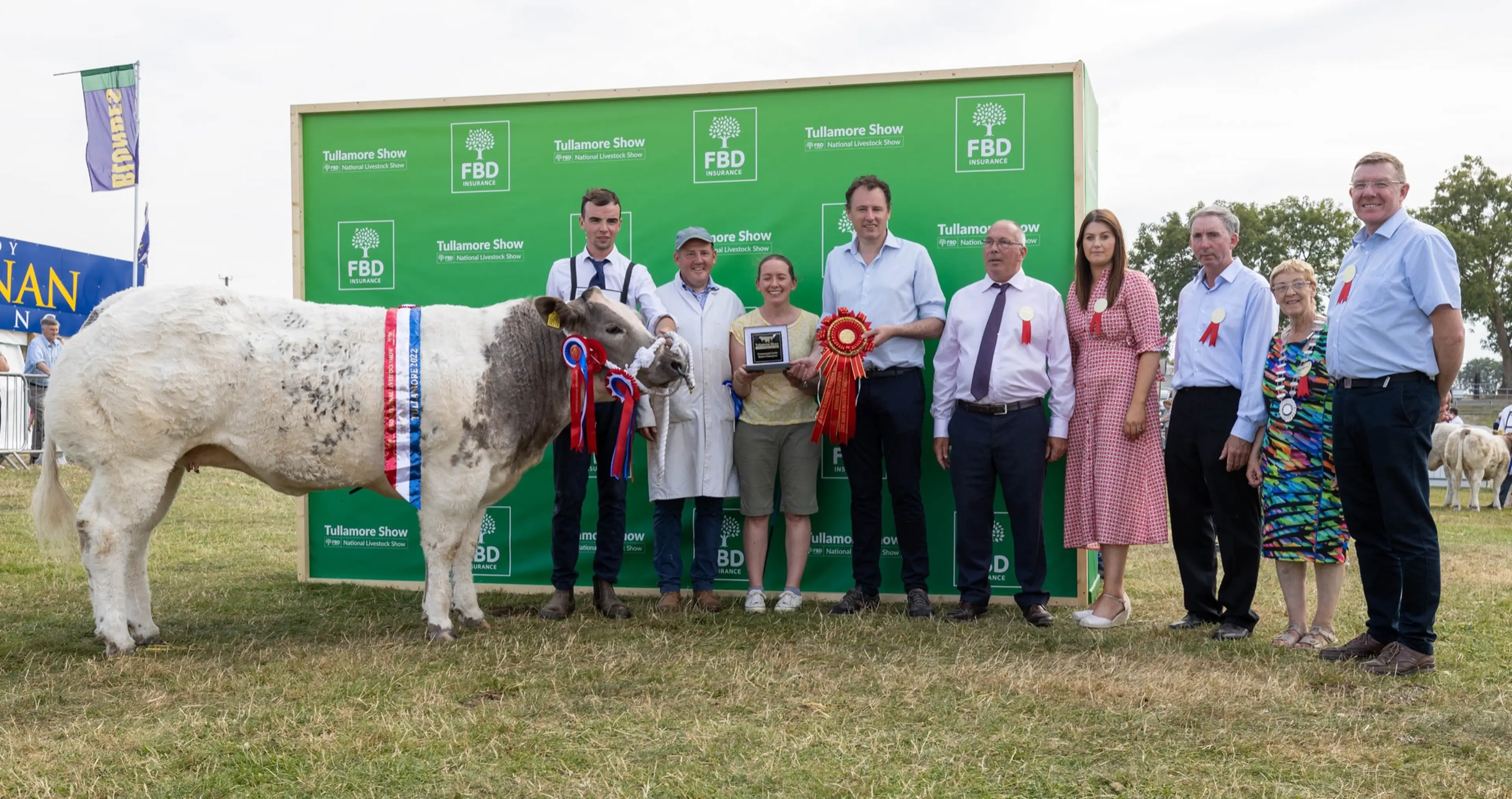 Shane Giltinane with his Hazard VD Pannemeers (BB2280) sired heifer
